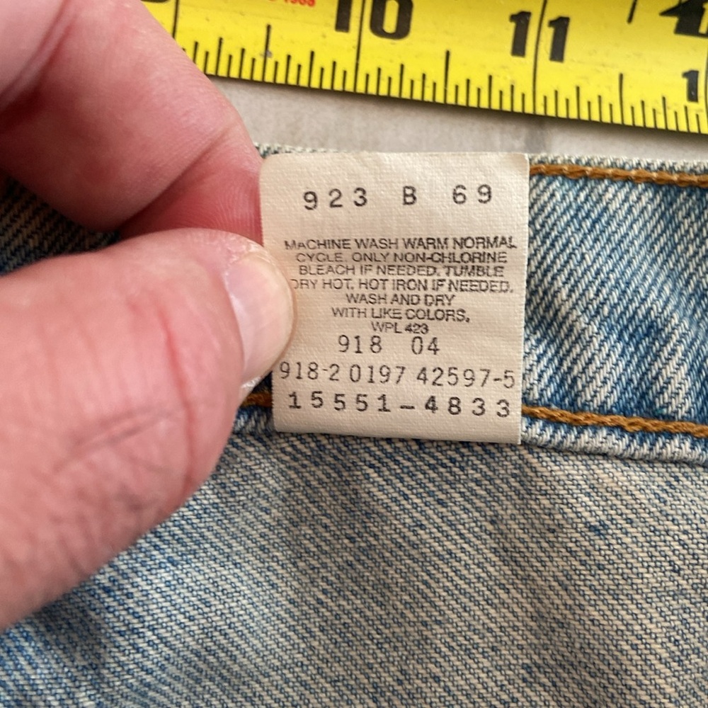Vtg. Levi’s 551 Relaxed & Tapered Acid Wash (1997), 32x30, NWT, $69 MSRP - Picture 8 of 14